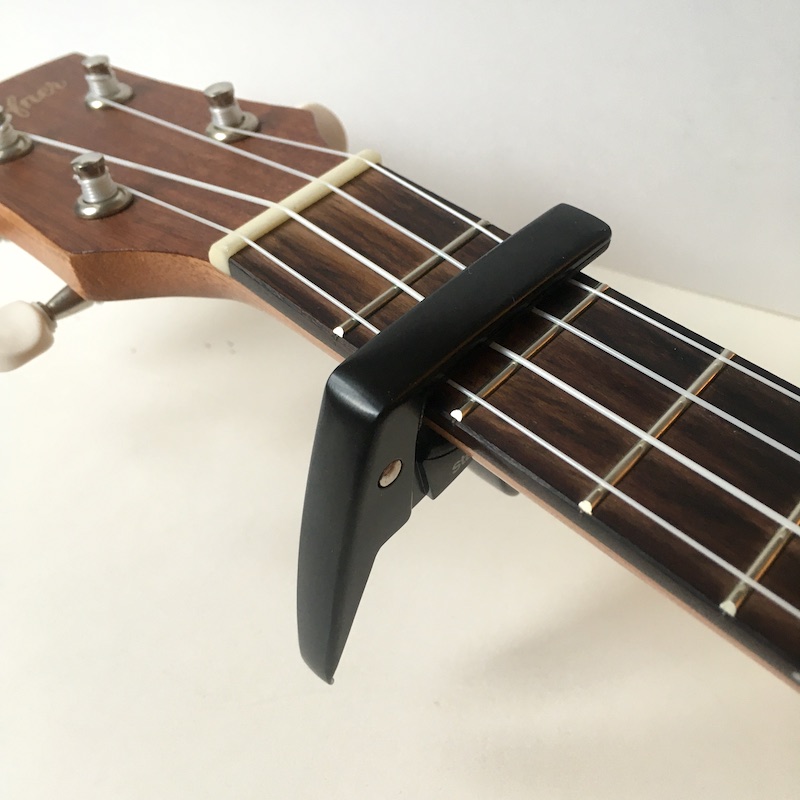 kap-black-03 Ukulele-Kapodaster / Schwarz