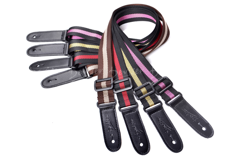 Concert-Ukulele mit Mahagony-Decke + Tasche, Ukulele-Strap, Cliptuner und Kapodaster
