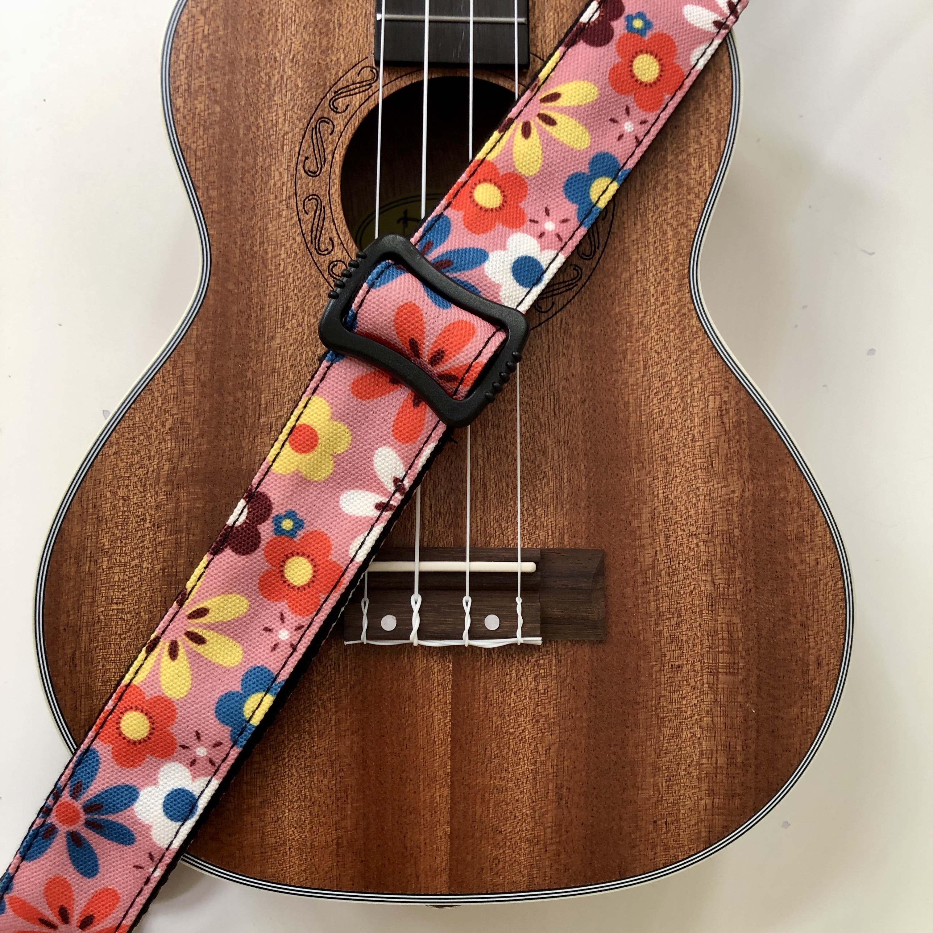 Ukulele Pin-Strap Flowerpower, pink