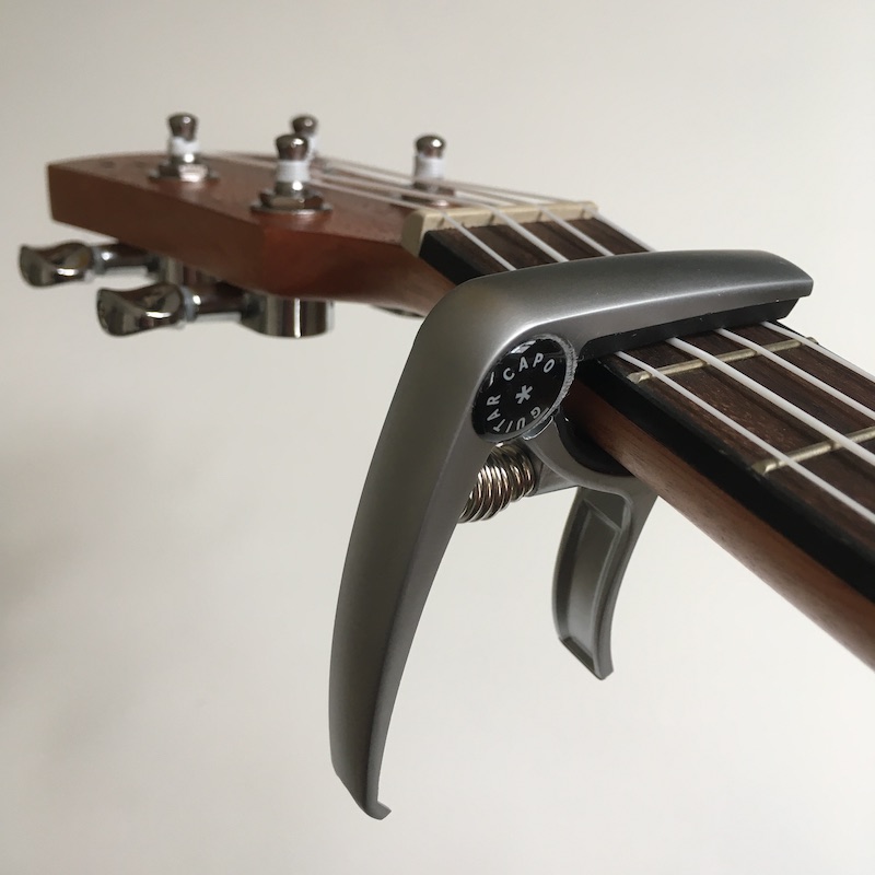 capo-1 Ukulele-Kapodaster / Silbermatt
